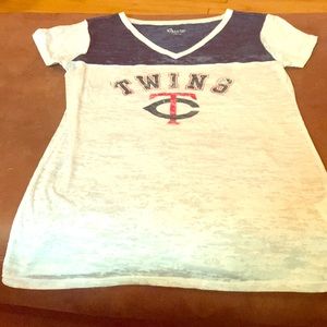 Twins tee
